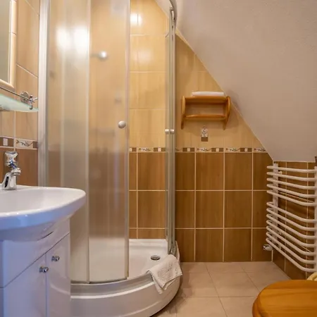 Pod Szrenica شكلارسكا بوريبا